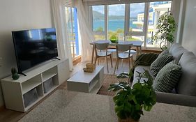 Apartamento con vistas al mar B3 Urb Puerto Azul